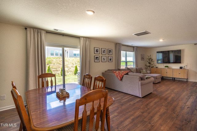 729 Newtons Way, Kingsport, TN 37663