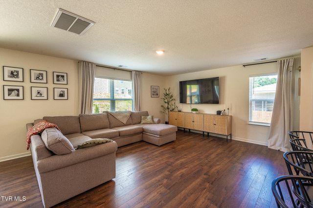 729 Newtons Way, Kingsport, TN 37663