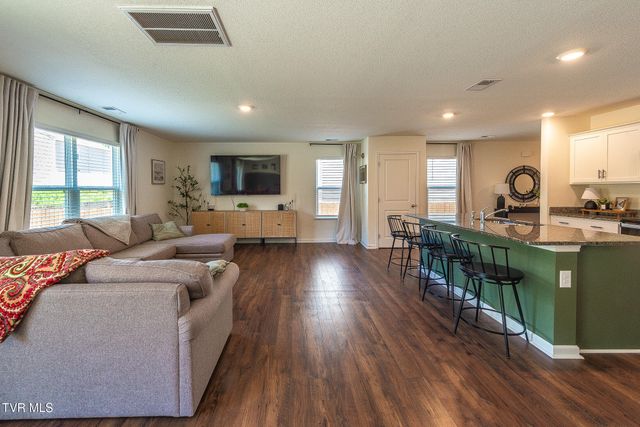 729 Newtons Way, Kingsport, TN 37663