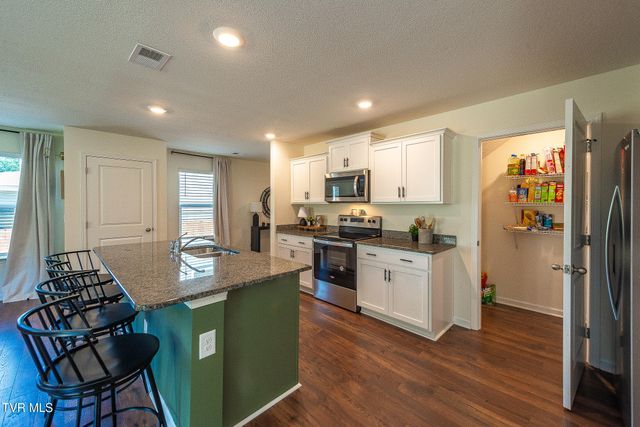 729 Newtons Way, Kingsport, TN 37663
