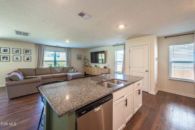 729 Newtons Way, Kingsport, TN 37663