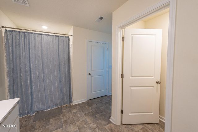 729 Newtons Way, Kingsport, TN 37663