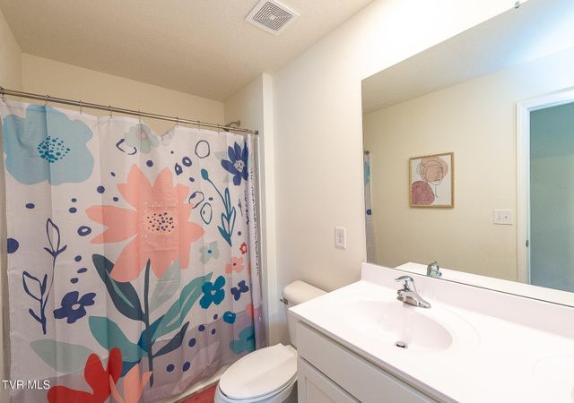 729 Newtons Way, Kingsport, TN 37663