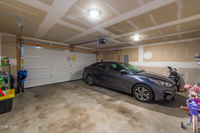 729 Newtons Way, Kingsport, TN 37663