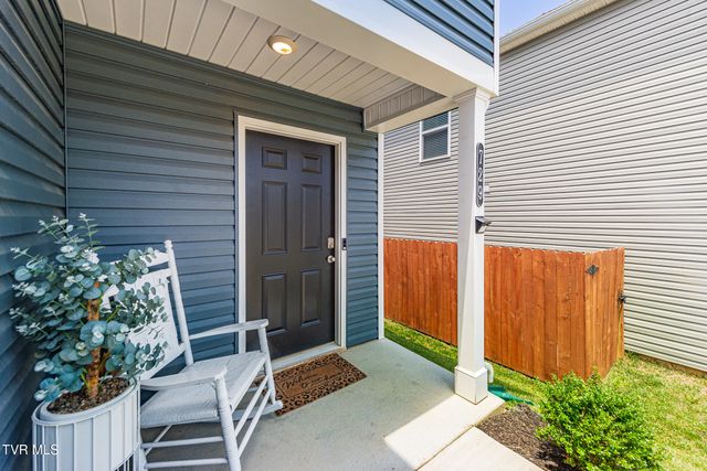 729 Newtons Way, Kingsport, TN 37663