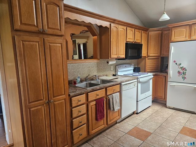 385 Fall Mountain Road, Bristol, CT 06010