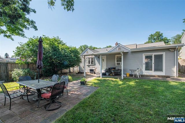 7 Park Avenue, Wanaque, NJ 07420