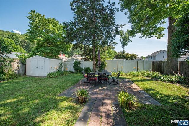 7 Park Avenue, Wanaque, NJ 07420