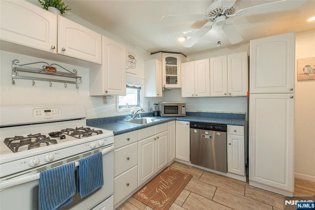 7 Park Avenue, Wanaque, NJ 07420