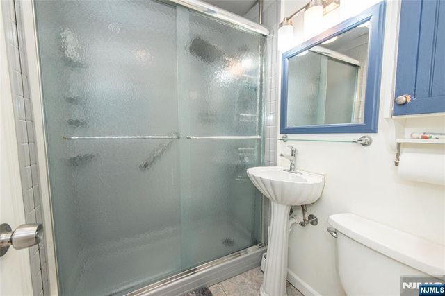 7 Park Avenue, Wanaque, NJ 07420