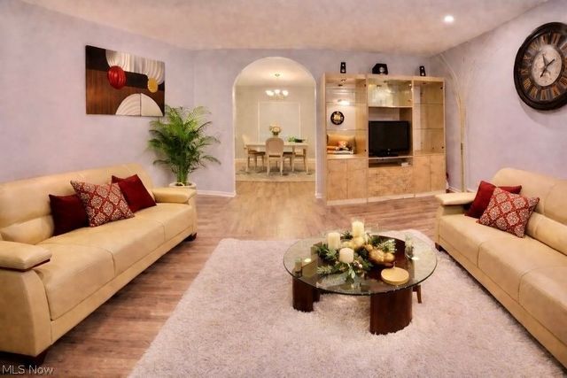 5276 W 83rd Street, Parma, OH 44129