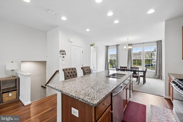 8284 CLAY LN, Manassas, VA 20110