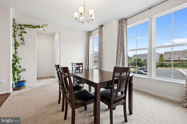 8284 CLAY LN, Manassas, VA 20110