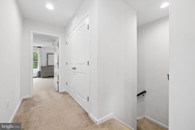 8284 CLAY LN, Manassas, VA 20110