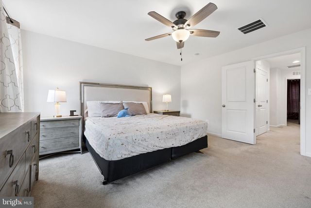 8284 CLAY LN, Manassas, VA 20110