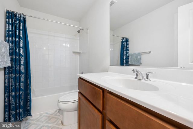 8284 CLAY LN, Manassas, VA 20110