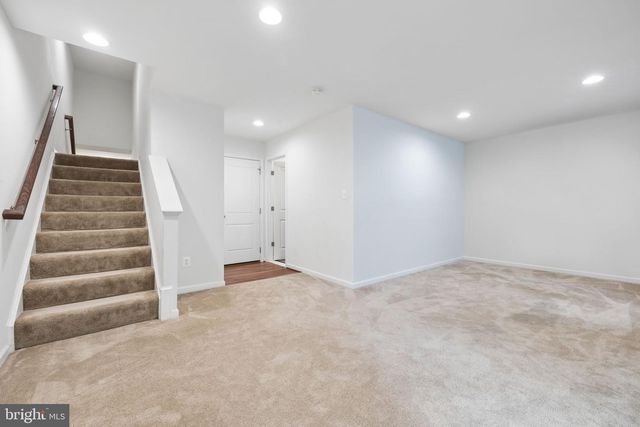 8284 CLAY LN, Manassas, VA 20110