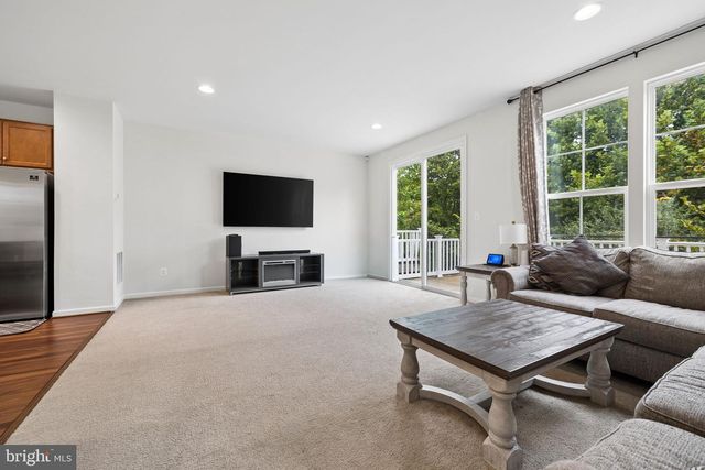 8284 CLAY LN, Manassas, VA 20110