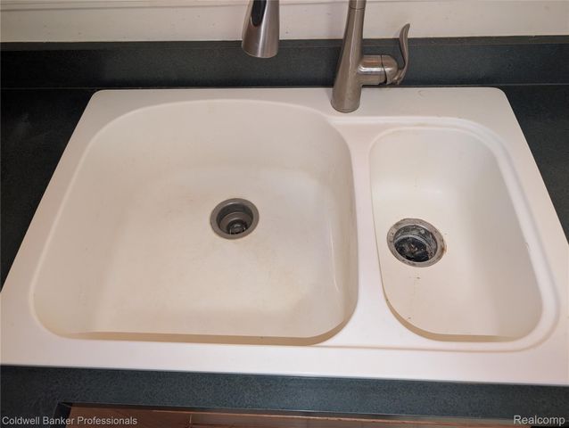 7896 Rivergate Drive 19, Westland, MI 48185