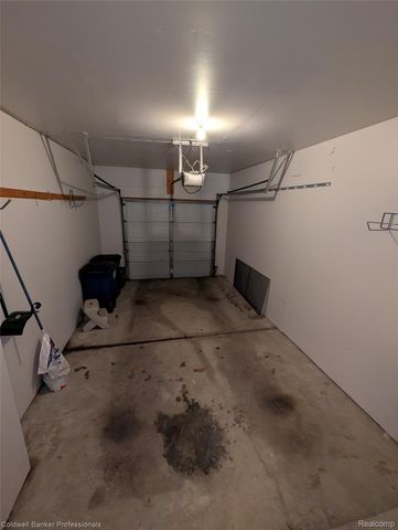 7896 Rivergate Drive 19, Westland, MI 48185