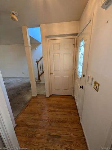 7896 Rivergate Drive 19, Westland, MI 48185