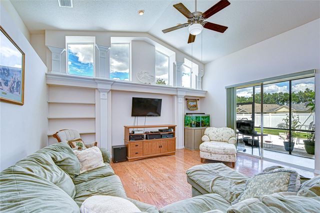 2833 MOSSY TIMBER TRAIL, Valrico, FL 33596