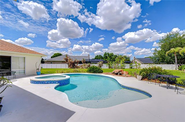 2833 MOSSY TIMBER TRAIL, Valrico, FL 33596