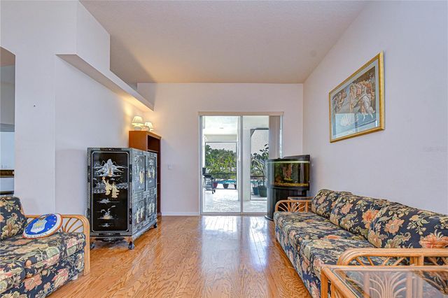 2833 MOSSY TIMBER TRAIL, Valrico, FL 33596