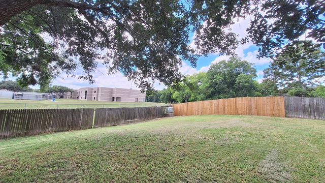 17122 Canterbury Green Court, Sugar Land, TX 77498