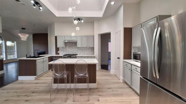 17122 Canterbury Green Court, Sugar Land, TX 77498
