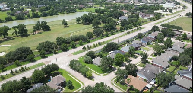 17122 Canterbury Green Court, Sugar Land, TX 77498