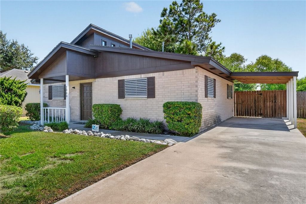 2009 Sunnycrest St, Corpus Christi, TX 78418 — photo 2