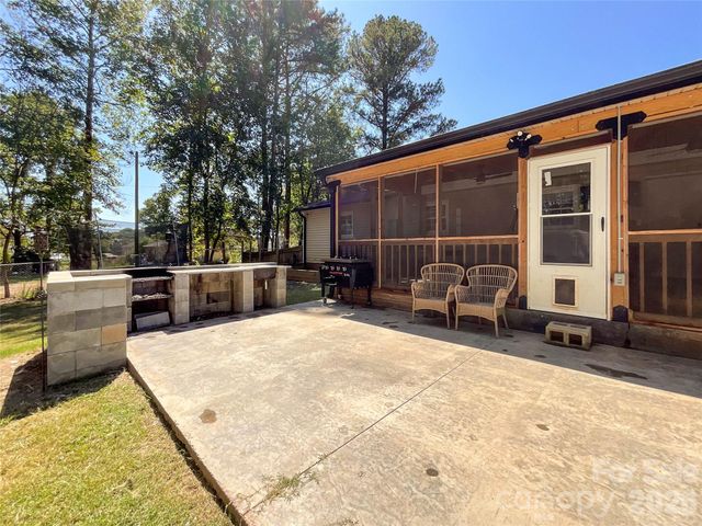412 N Secrest Avenue, Monroe, NC 28110