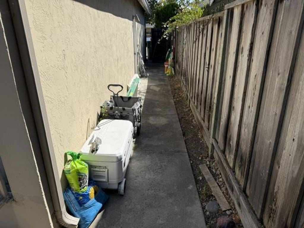 Image 13 of property listing at Address unavailable.