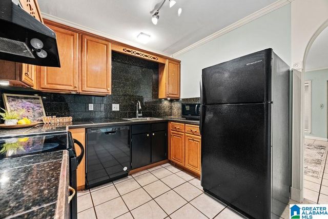 57 Hanover Cir S Apt 113, Birmingham, AL 35205