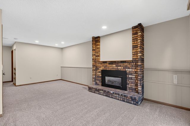 1949 Timber Wolf Trail N, Eagan, MN 55122