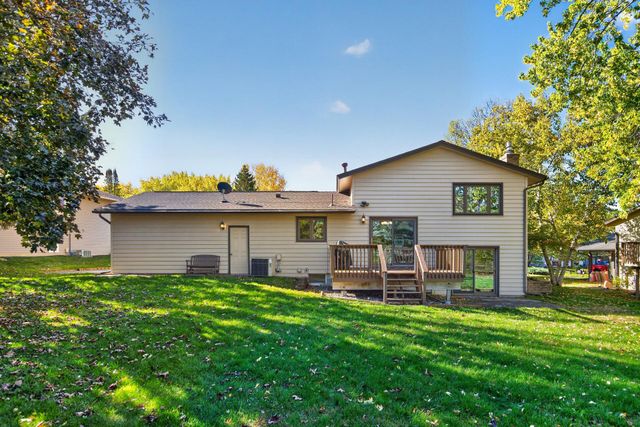 1949 Timber Wolf Trail N, Eagan, MN 55122