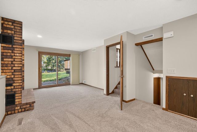 1949 Timber Wolf Trail N, Eagan, MN 55122