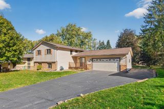 1949 Timber Wolf Trail N, Eagan, MN 55122