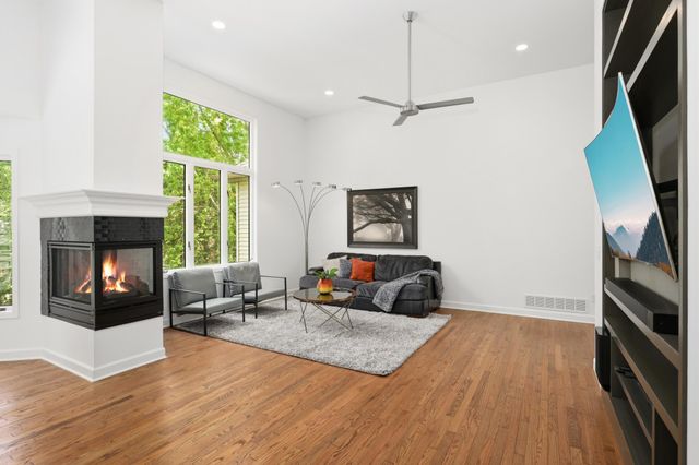 802 Spring Hill Court, Woodbury, MN 55125