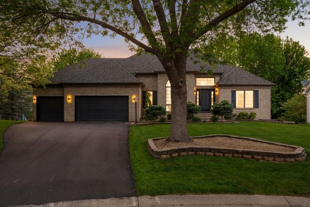 802 Spring Hill Court, Woodbury, MN 55125