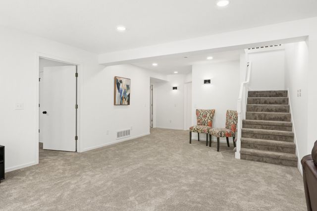 802 Spring Hill Court, Woodbury, MN 55125