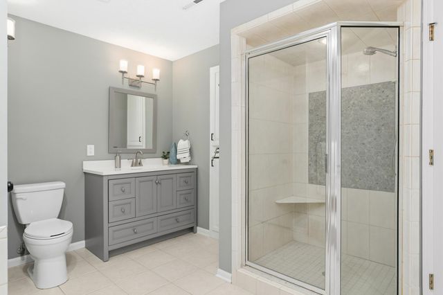 802 Spring Hill Court, Woodbury, MN 55125