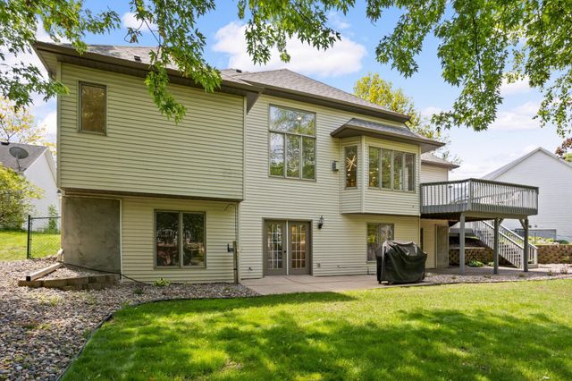 802 Spring Hill Court, Woodbury, MN 55125