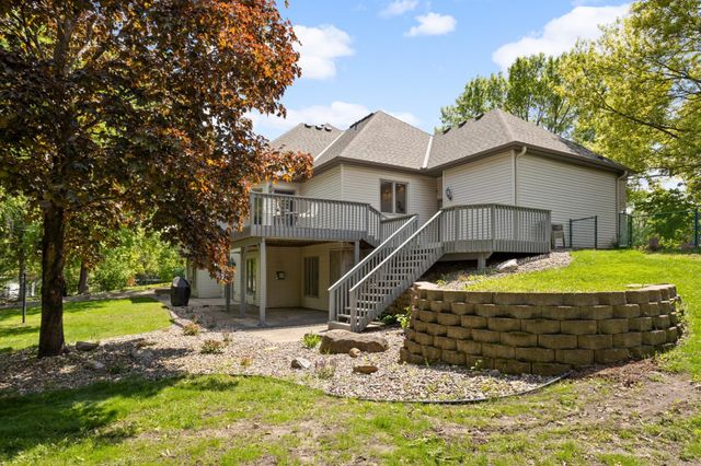 802 Spring Hill Court, Woodbury, MN 55125