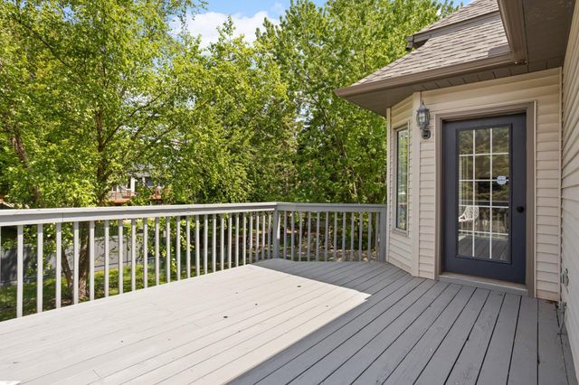 802 Spring Hill Court, Woodbury, MN 55125
