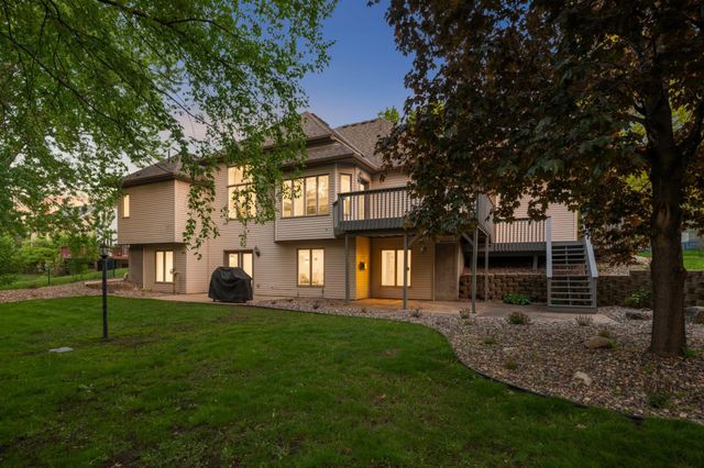 802 Spring Hill Court, Woodbury, MN 55125
