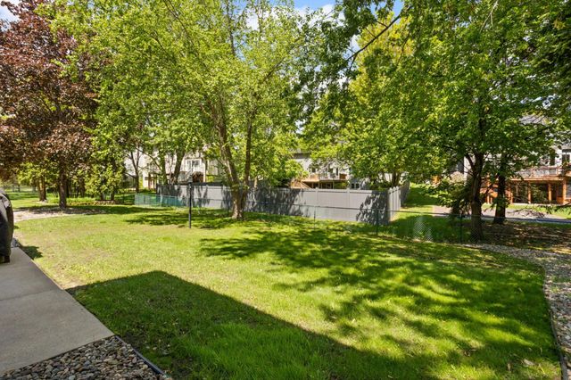 802 Spring Hill Court, Woodbury, MN 55125