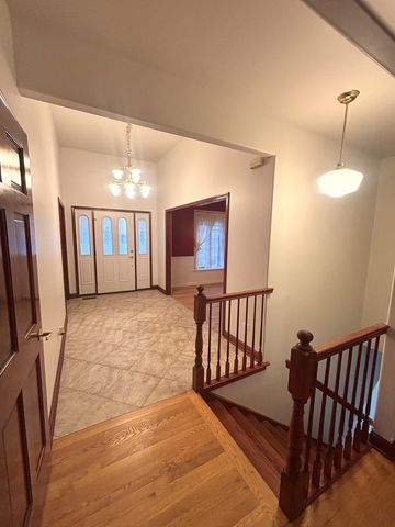 720 Evergreen Lane, Sugar Grove, IL 60554