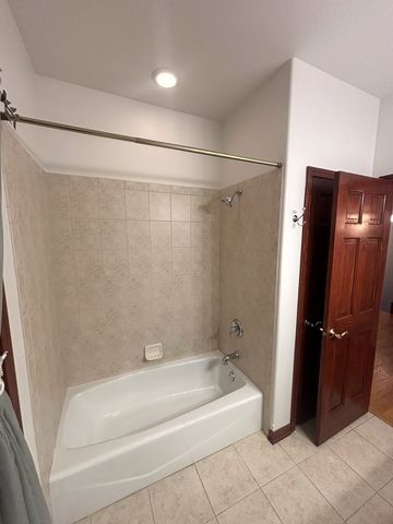 720 Evergreen Lane, Sugar Grove, IL 60554